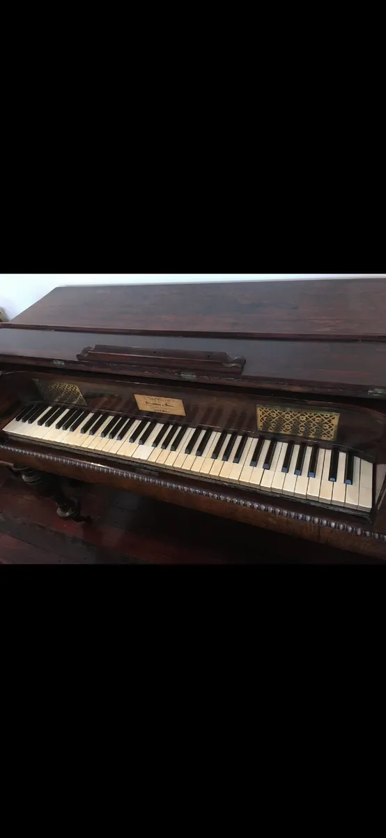 Square Piano - Image 1