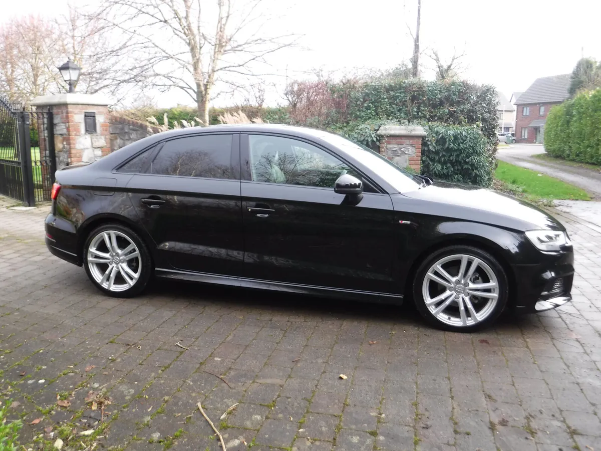 AUDI A3 1.4 AUTO SALOON S-LINE BLACK EDITION - Image 2
