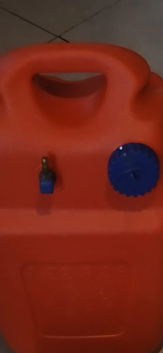 22lt outboard tank - Image 1