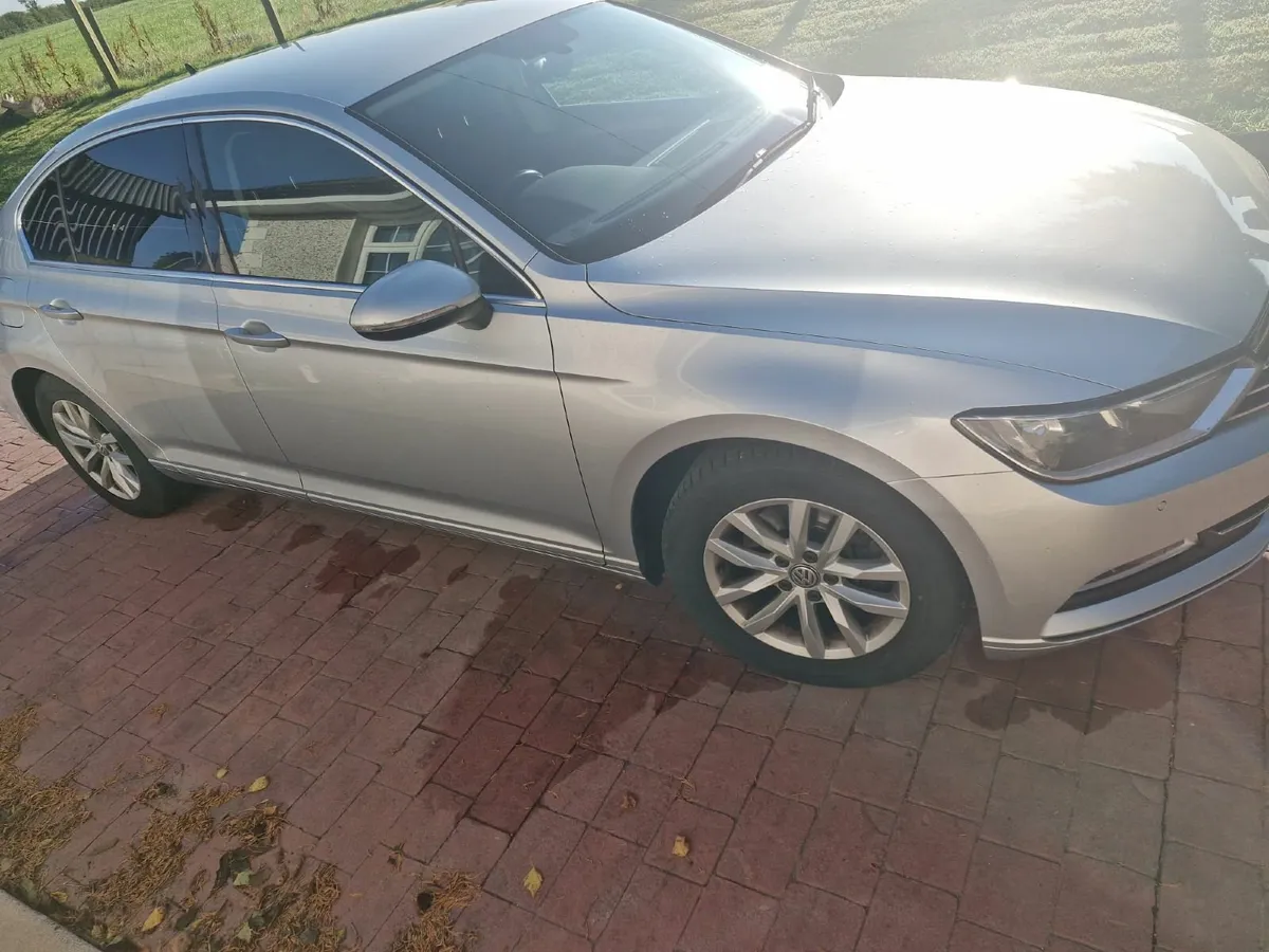 Volkswagen Passat 2016 - Image 1