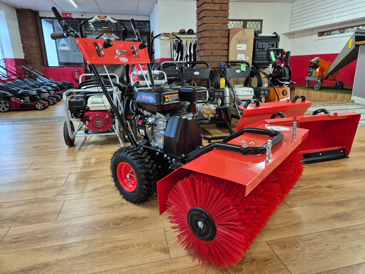 Yard Sweeper 80cm 196cc Engine - Image 2