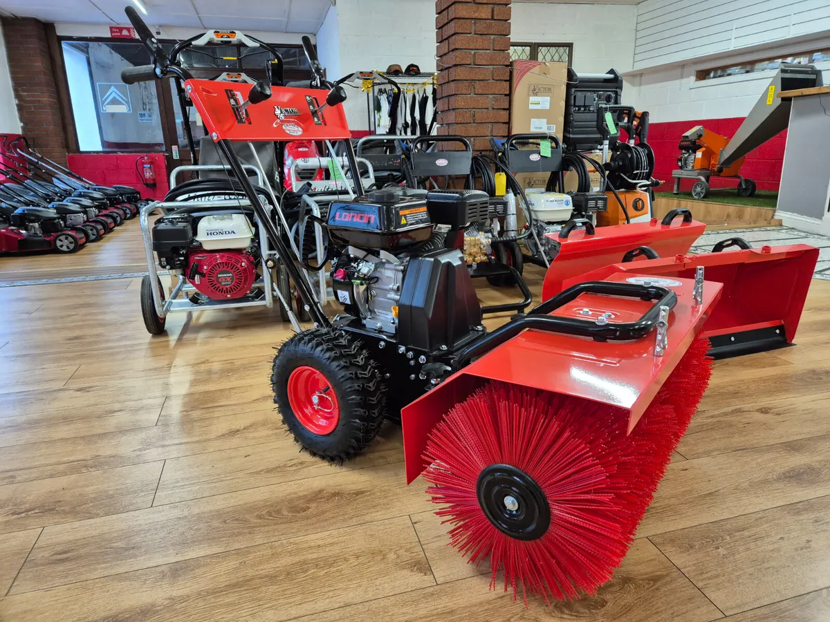 Yard Sweeper 80cm 196cc Engine - Image 3