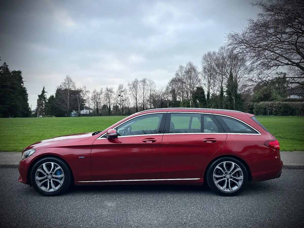 Mercedes-Benz C350e Estate. - Image 3
