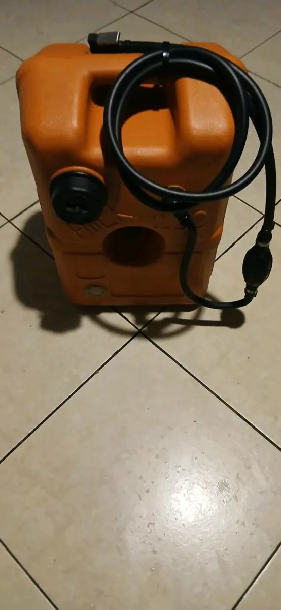 22lt hulk outboard tank - Image 1