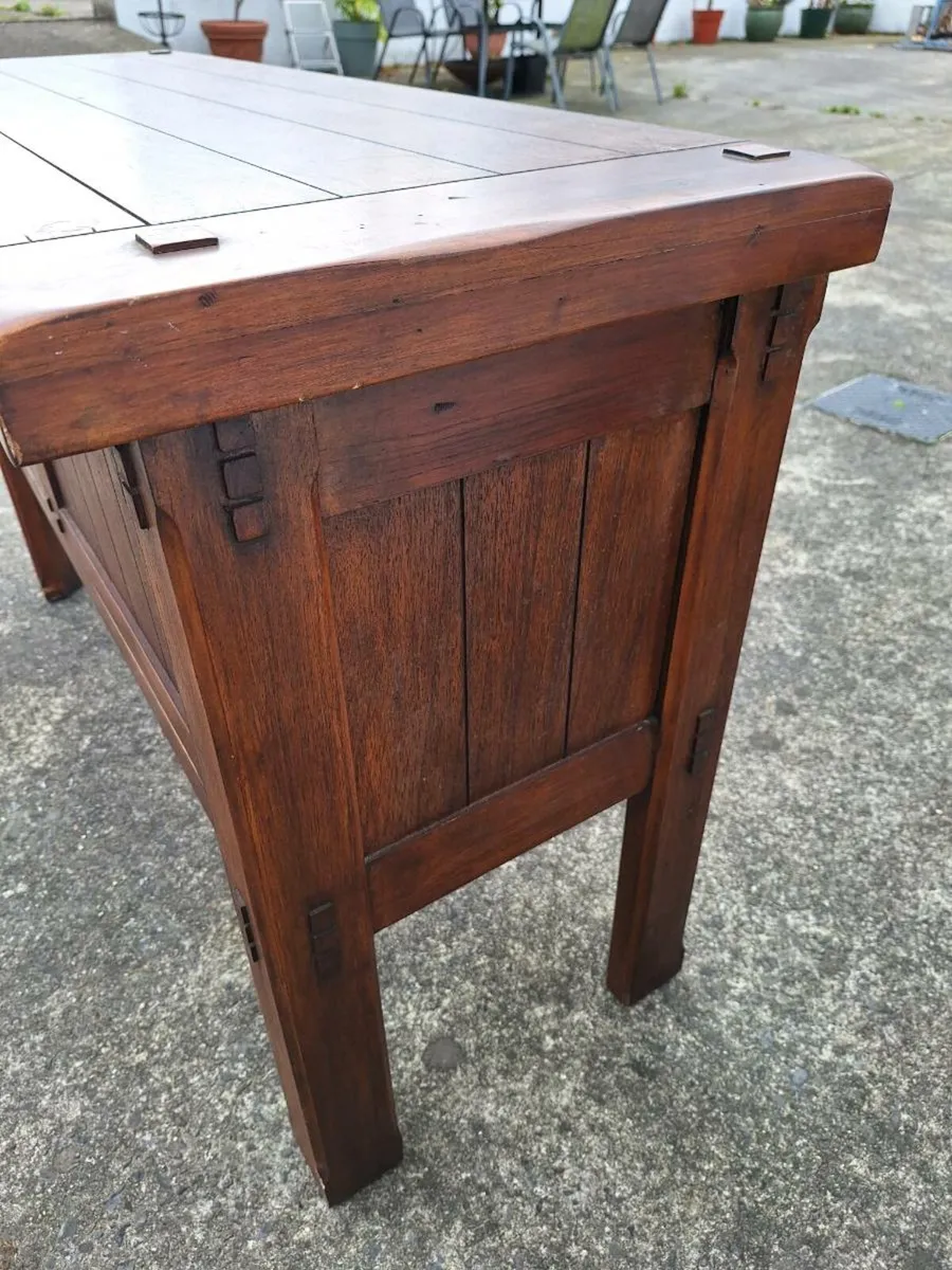 Solid heavy oak cabinet by Zocalo - Image 3