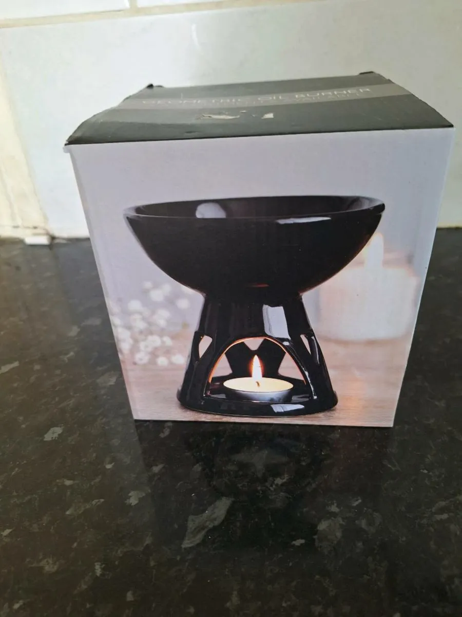 Brand new oil burner plus one oil - Image 1