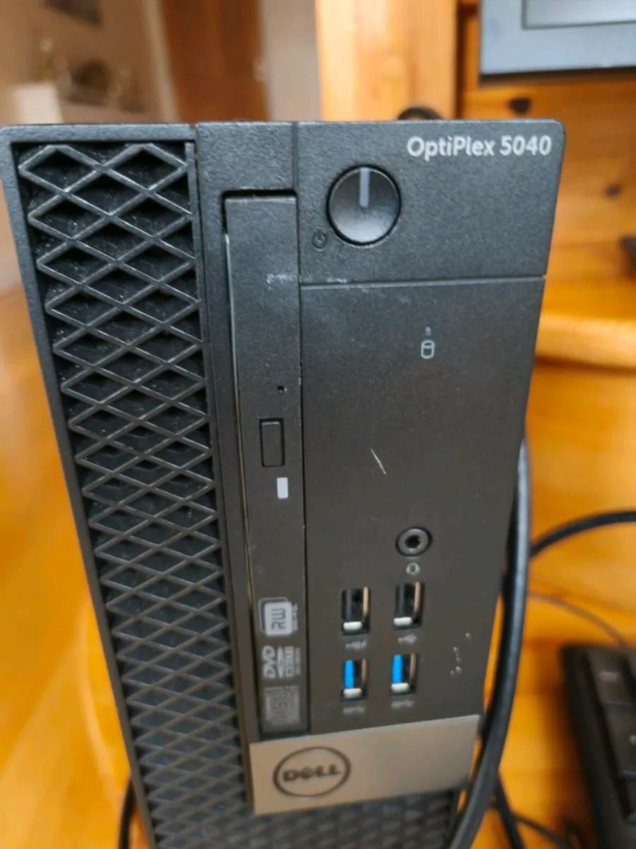 Dell Optiplex 5040 desktop computer - Image 2