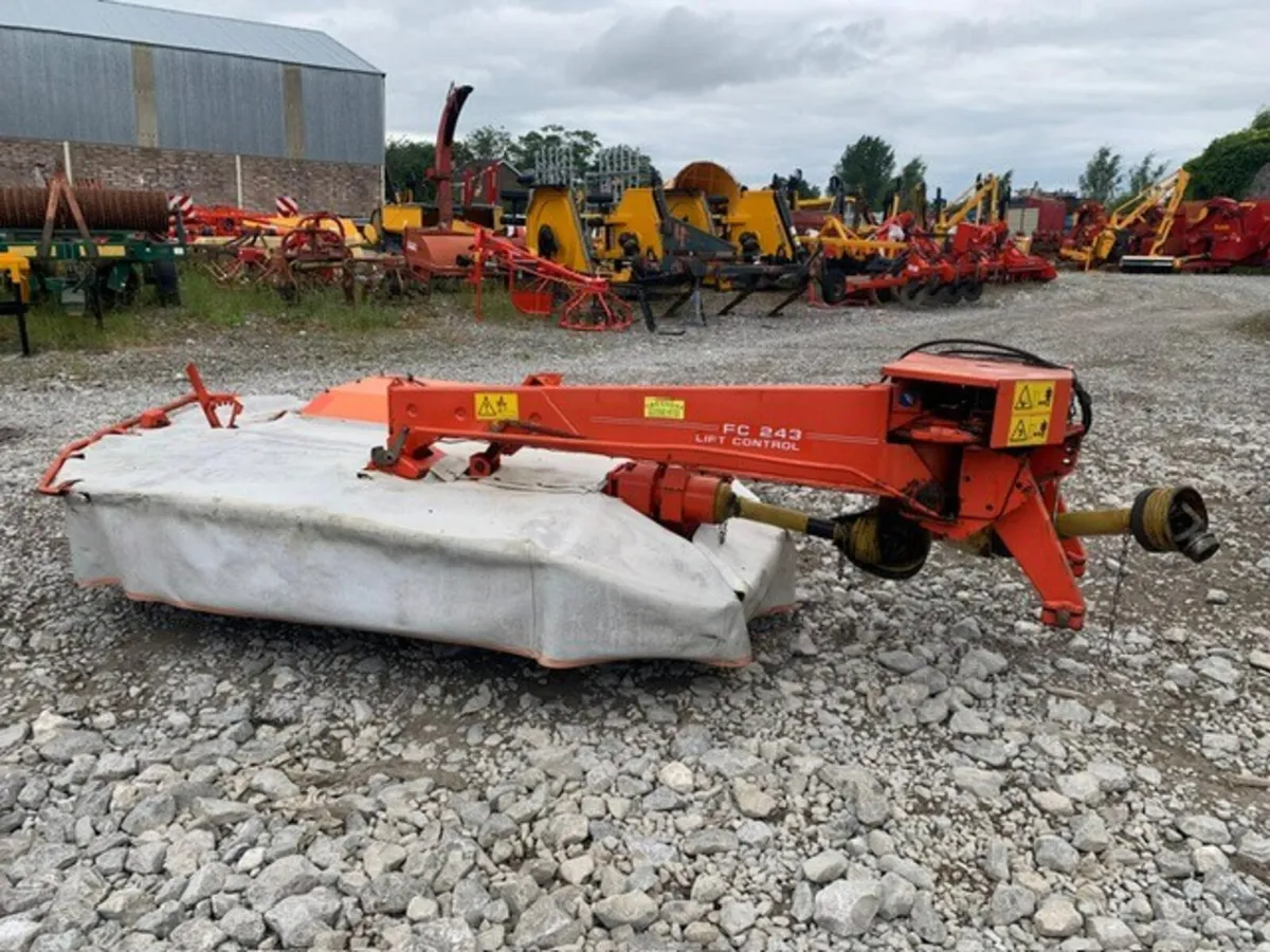 KUHN 243 MOUNTED 8' MO/CO - Image 1