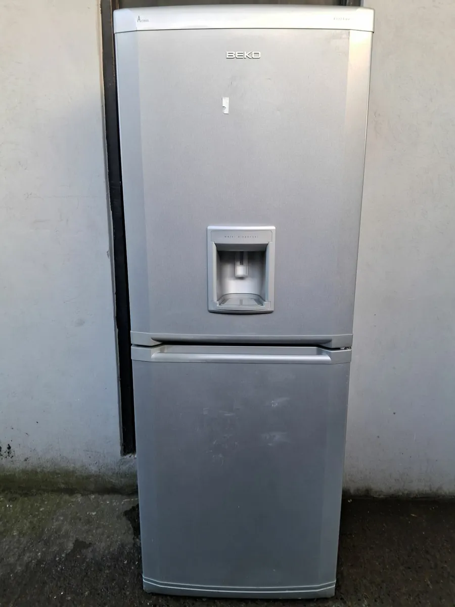 0874085106 FRIDGE AND FREEZER FOR SALE - Image 1