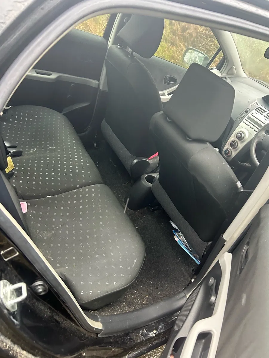 Toyota Yaris 98,000km - Image 4