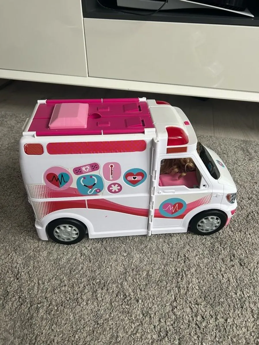 Barbie Ambulance - Image 2