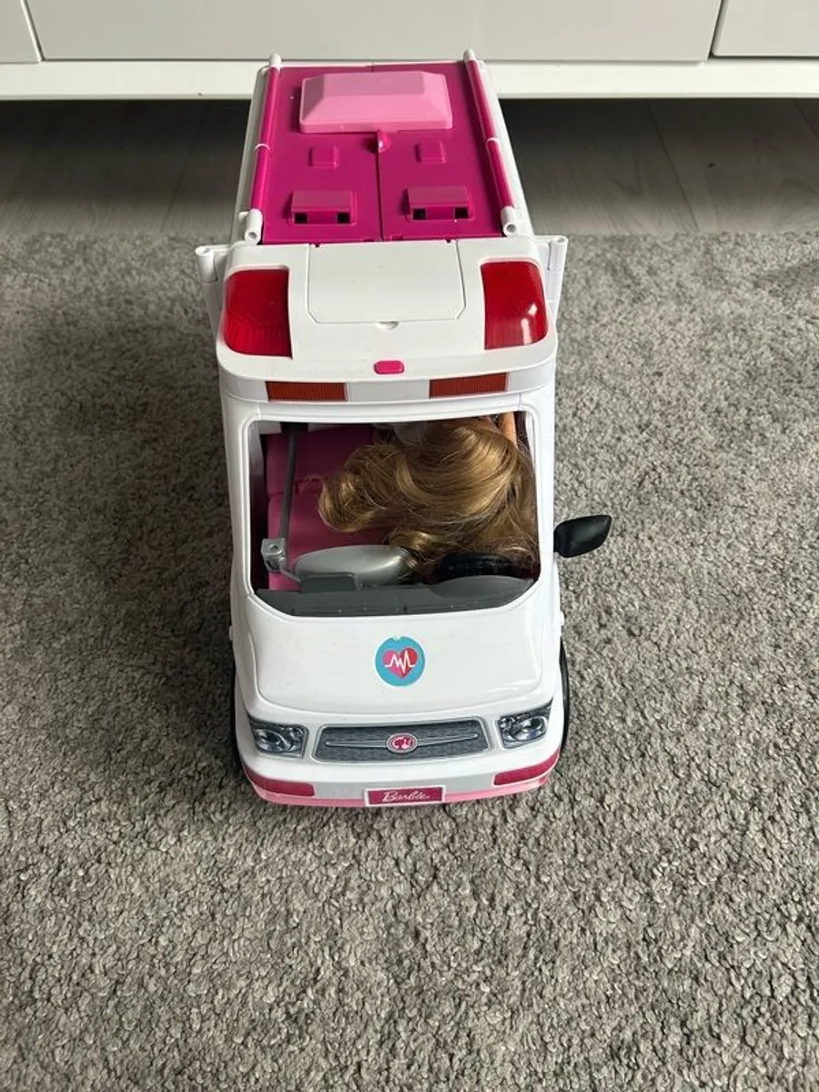 Barbie Ambulance - Image 3
