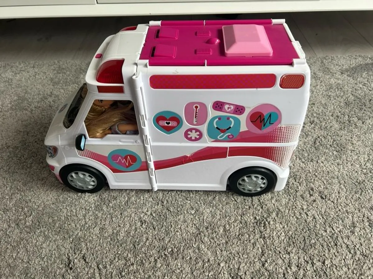 Barbie Ambulance - Image 4