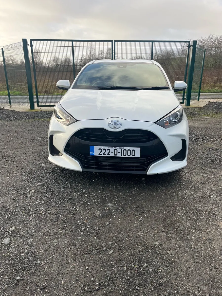 2022 TOYOTA YARIS AUTO LOW KMS - Image 2