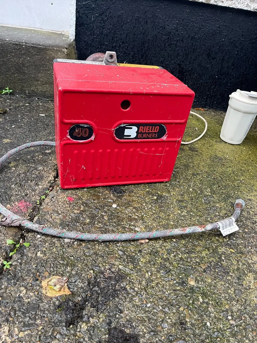 Oil burner - Image 1