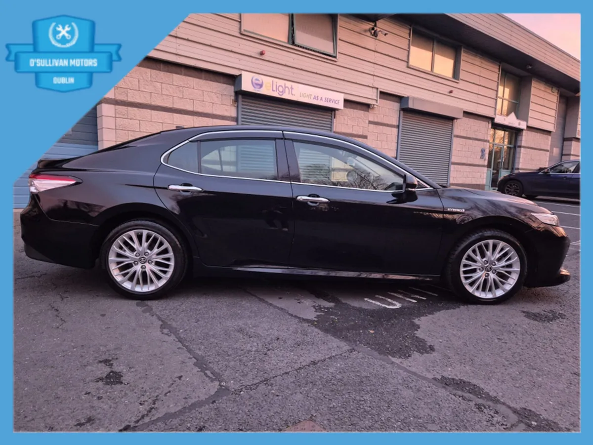 Toyota Camry /2020/2.5 PETROL HYBRID/AUTOMATIC - Image 4