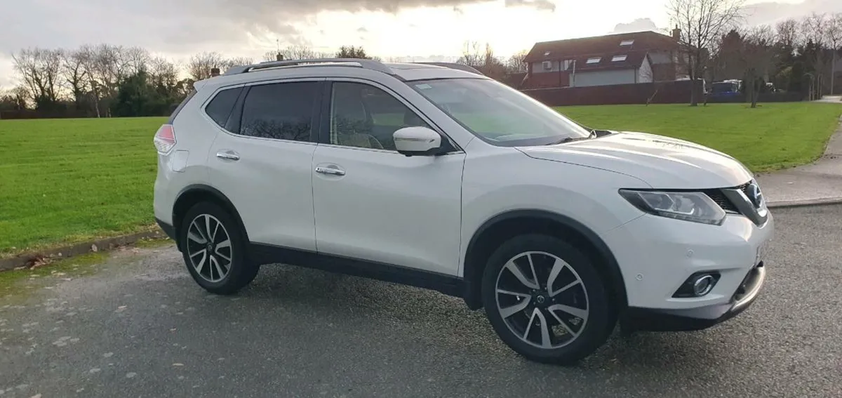 Nissan X Trail 7people - Image 1