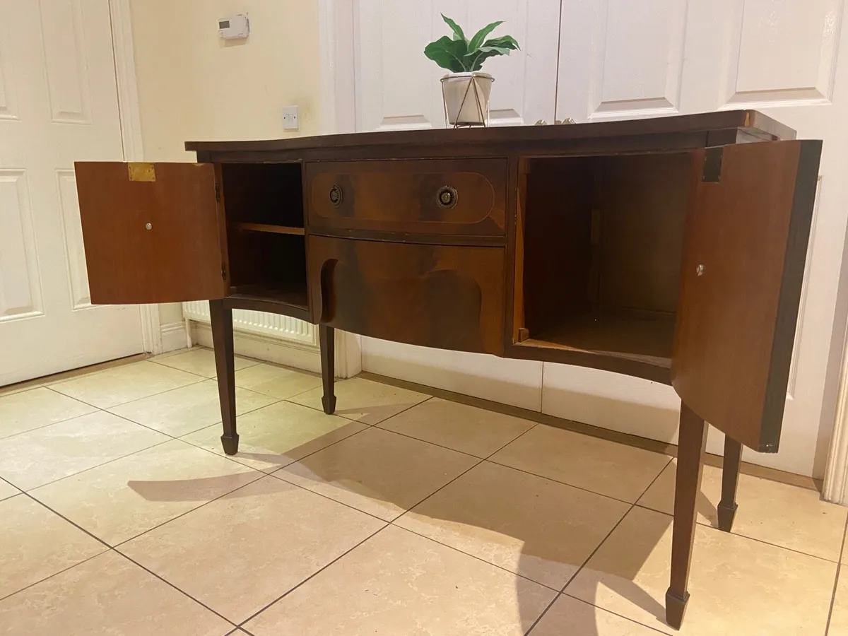 Antique Georgian style bow front sideboard - Image 3