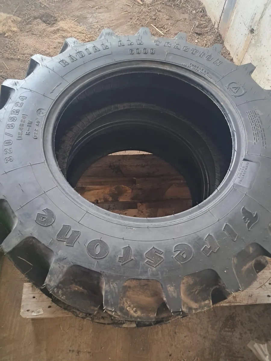 Tractor tyres - Image 1