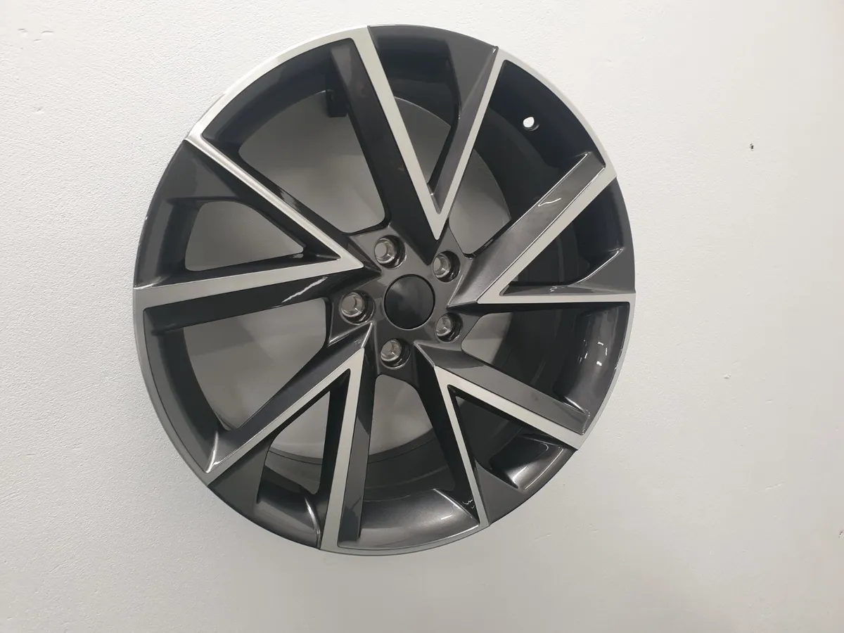 18" 19" Skoda Vega Style - Image 1