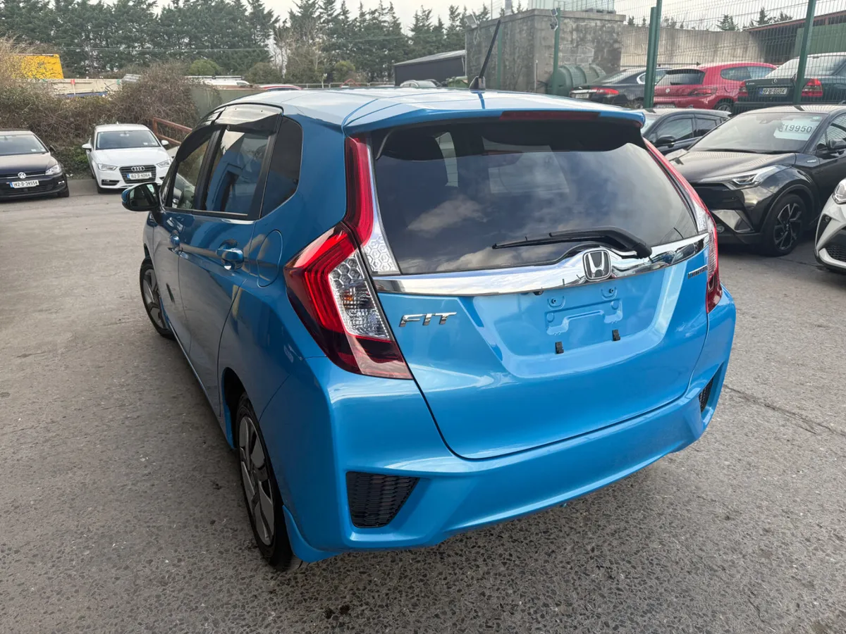 2013 Honda Fit Hybrid Automatic - Image 4