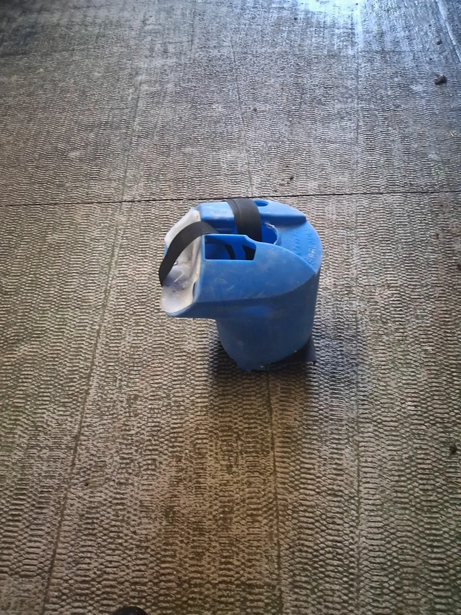 Cubicle lime spreder - Image 2