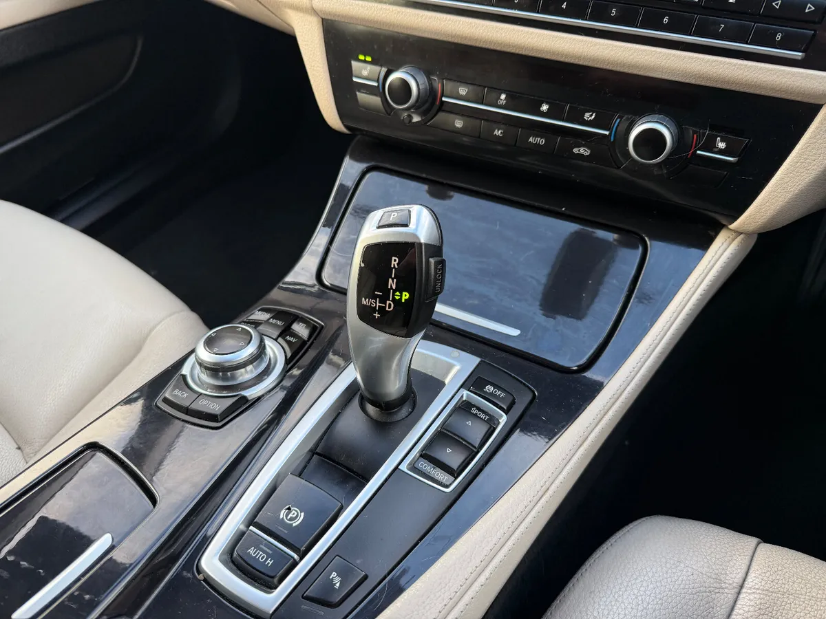 BMW 5-Series 520D ESTATE AUTO 2014 CREAM LEATHER - Image 4