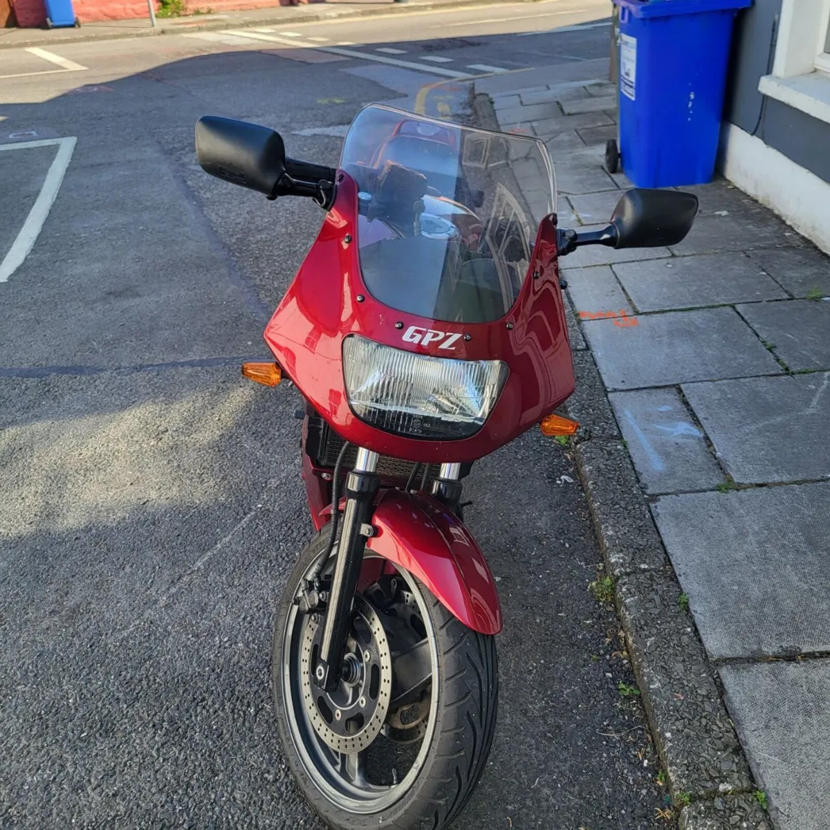 Kawasaki GPZ500S - low mileage - Image 4