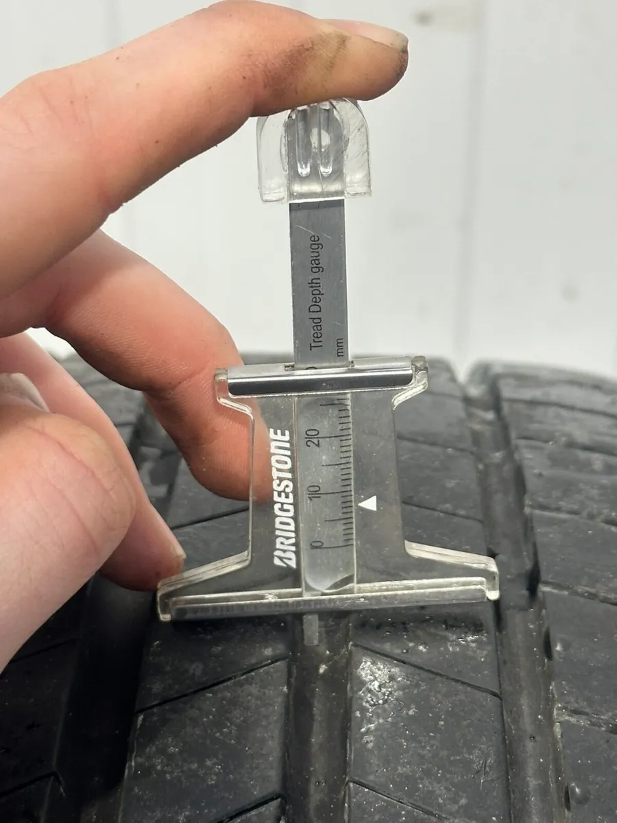 Genuine Volkswagen Golf R Line 18” Alloys and Tyre - Image 3