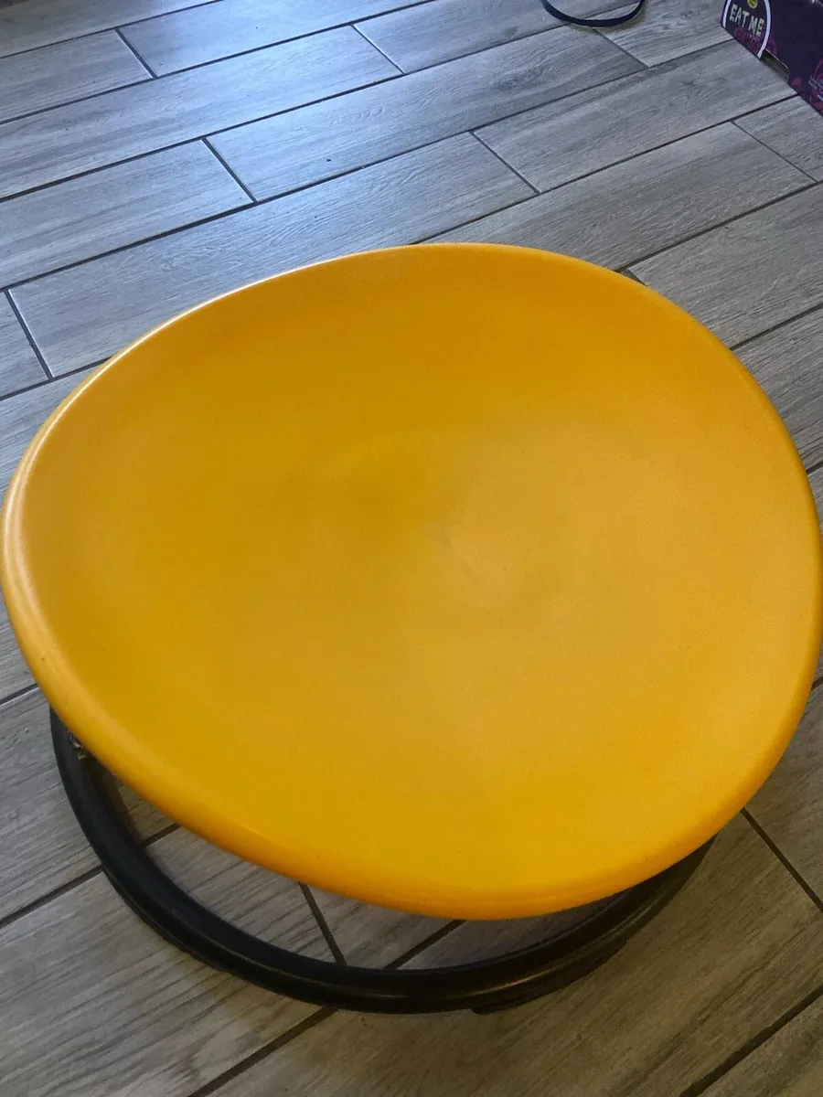 Frisbeechaser spinning Sensory Chair- Dizzy Disk - Image 1