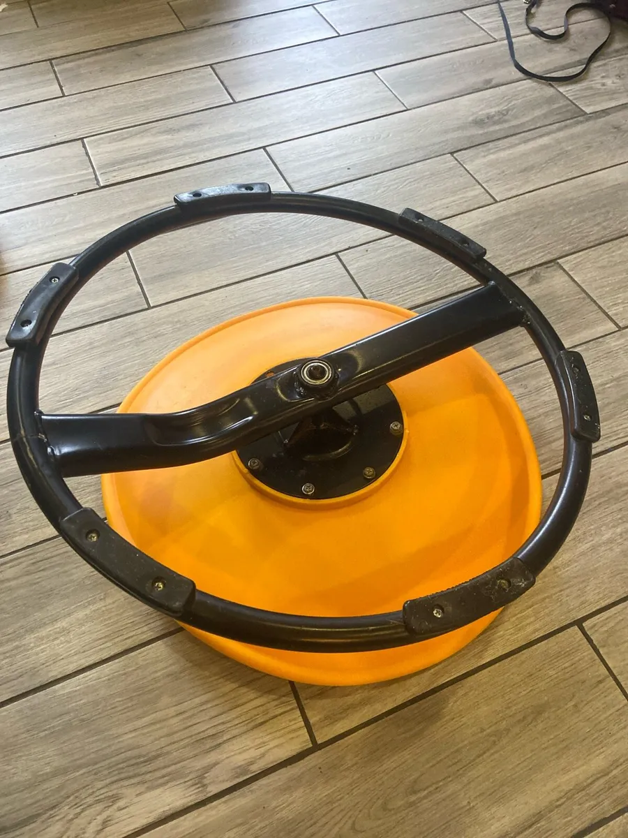 Frisbeechaser spinning Sensory Chair- Dizzy Disk - Image 2