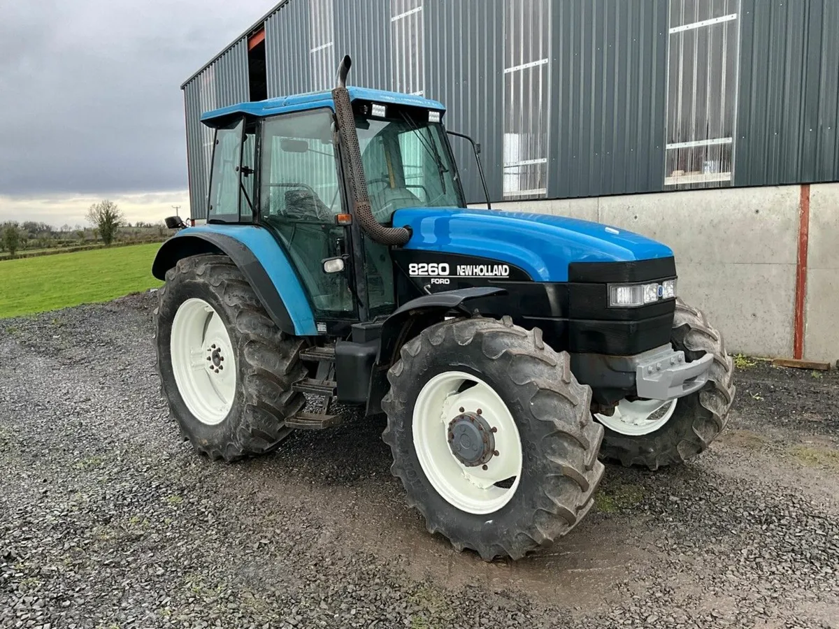 FORD NEW HOLLAND 8260 4WD TRACTOR - Image 1