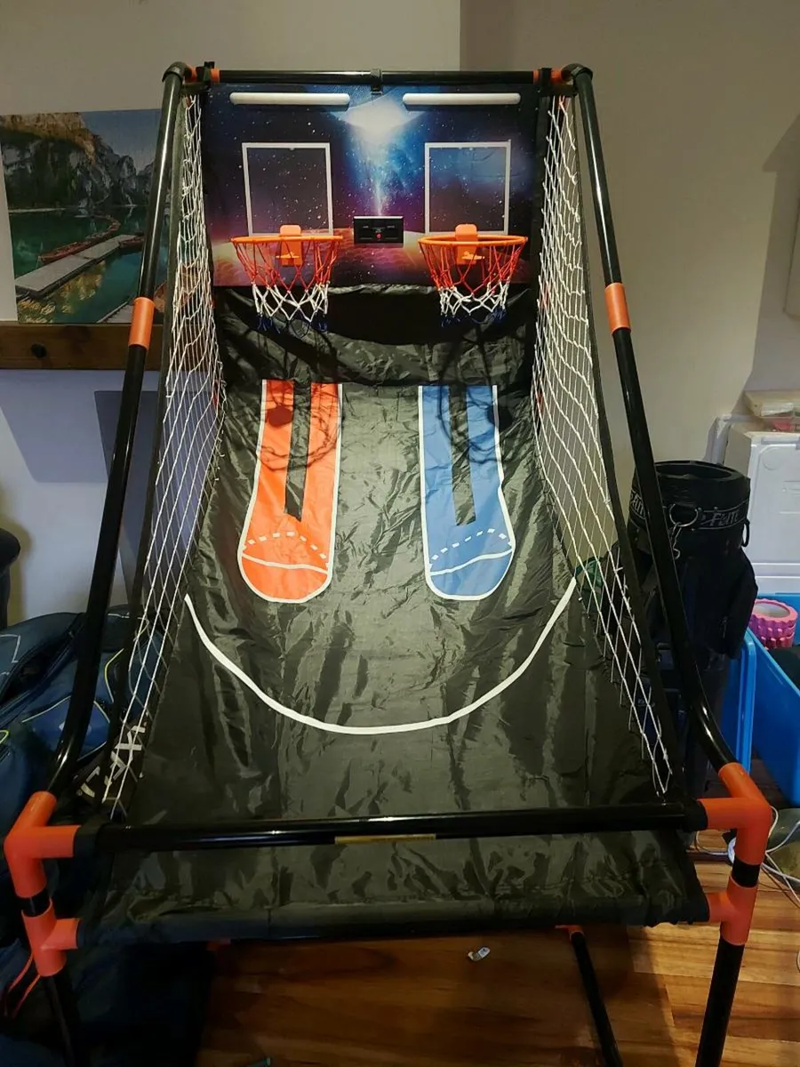 Electronic Arcade Basketball Game - Image 1