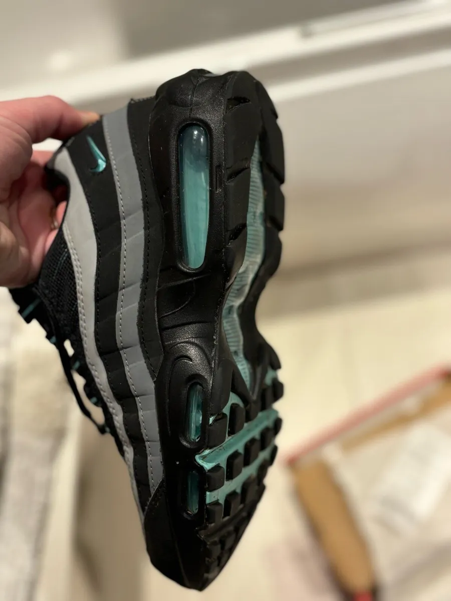 Nike air max 95- bought as present but wont fit - Image 2