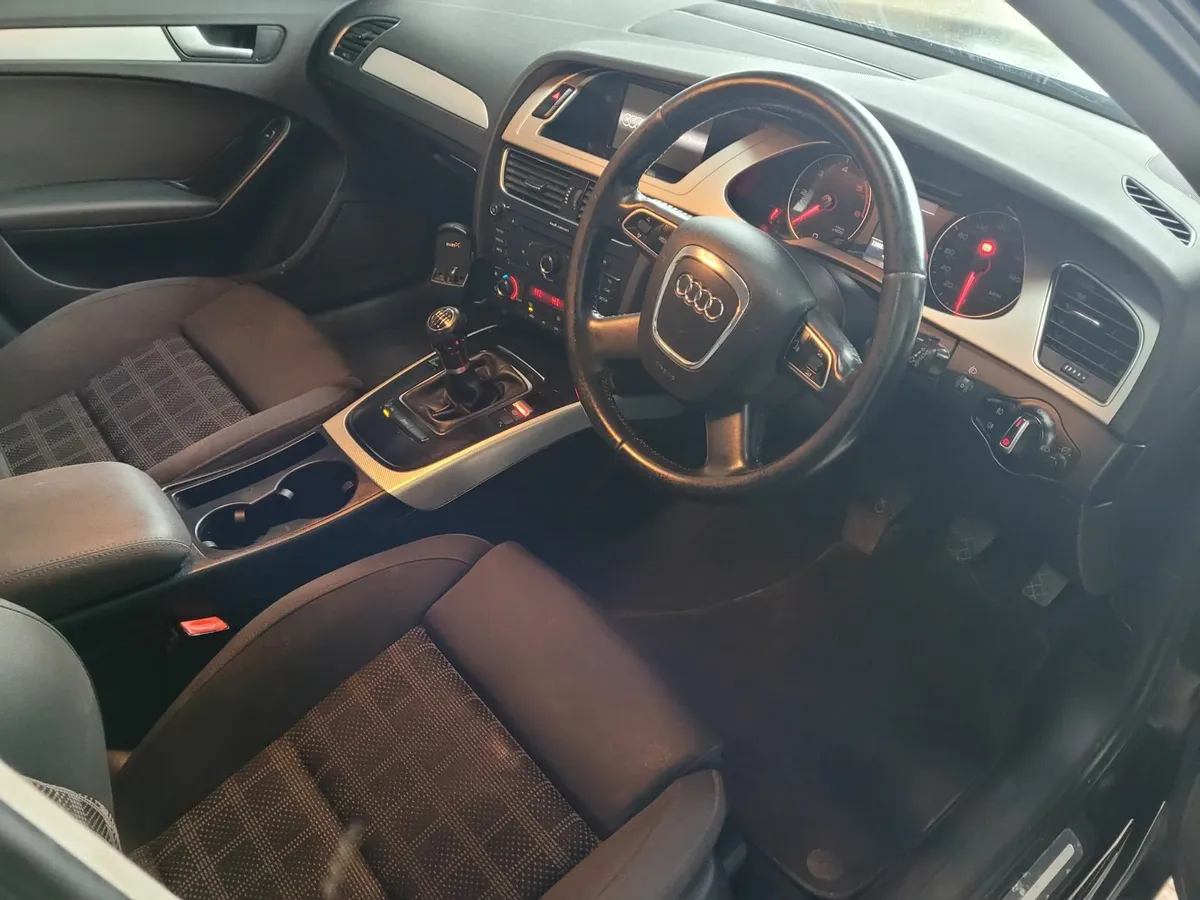 Audi A4 2010 - Image 1