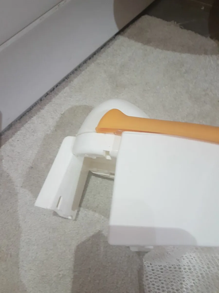 pelican style bath toy container not much used - Image 2