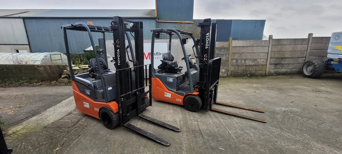 3 wheeler electric forklift - Image 1