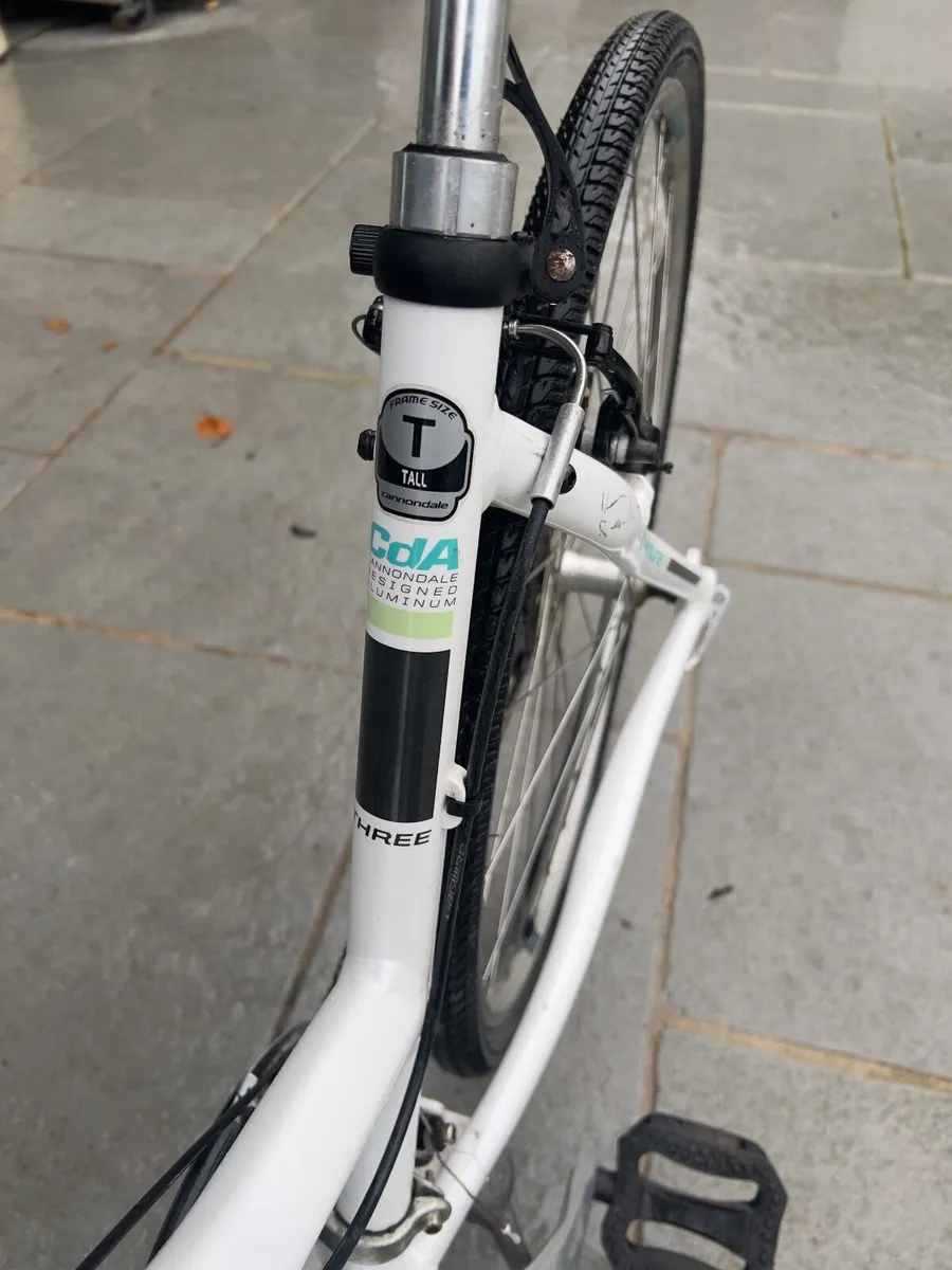Cannondale Adventure 3 Tall hybrid bike - Like New - Image 4