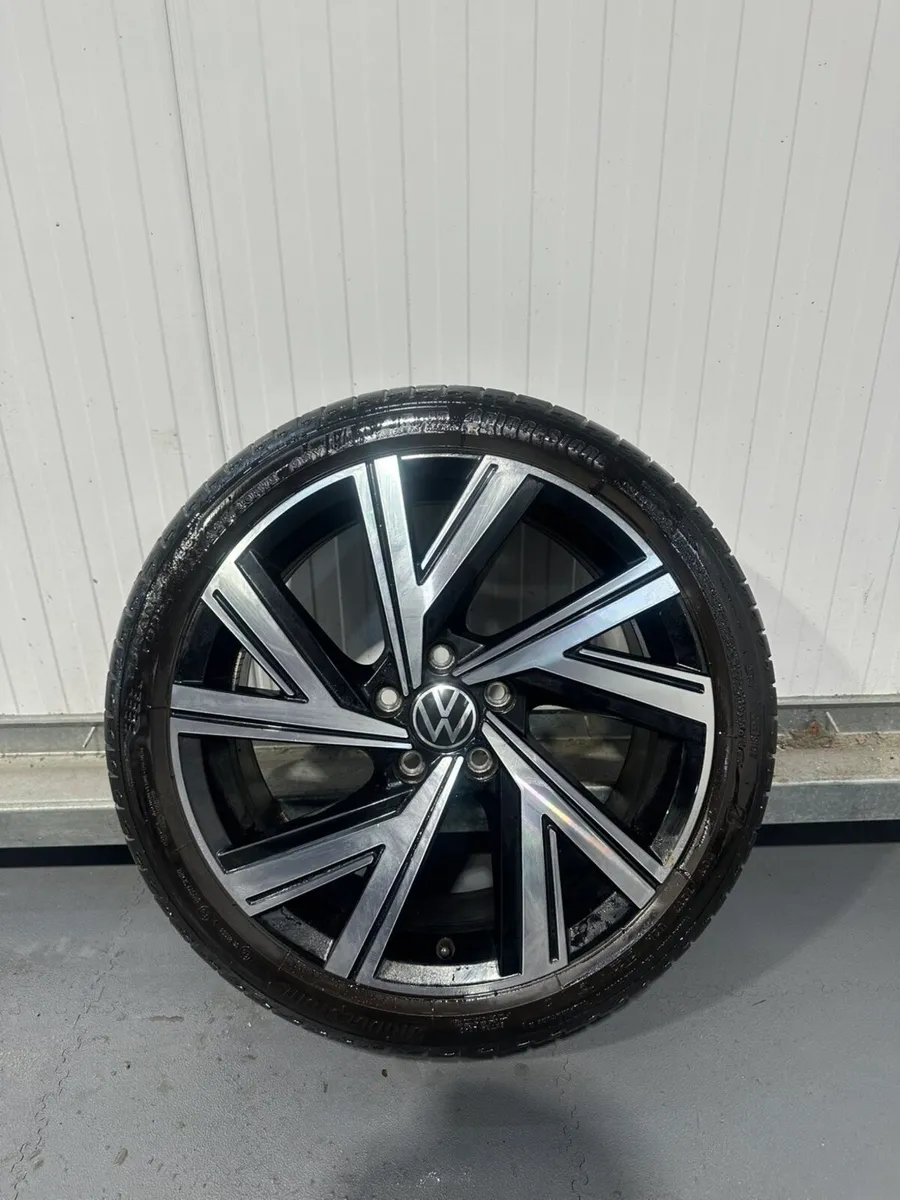 Genuine Volkswagen Golf R Line 18” Alloys and Tyre - Image 2