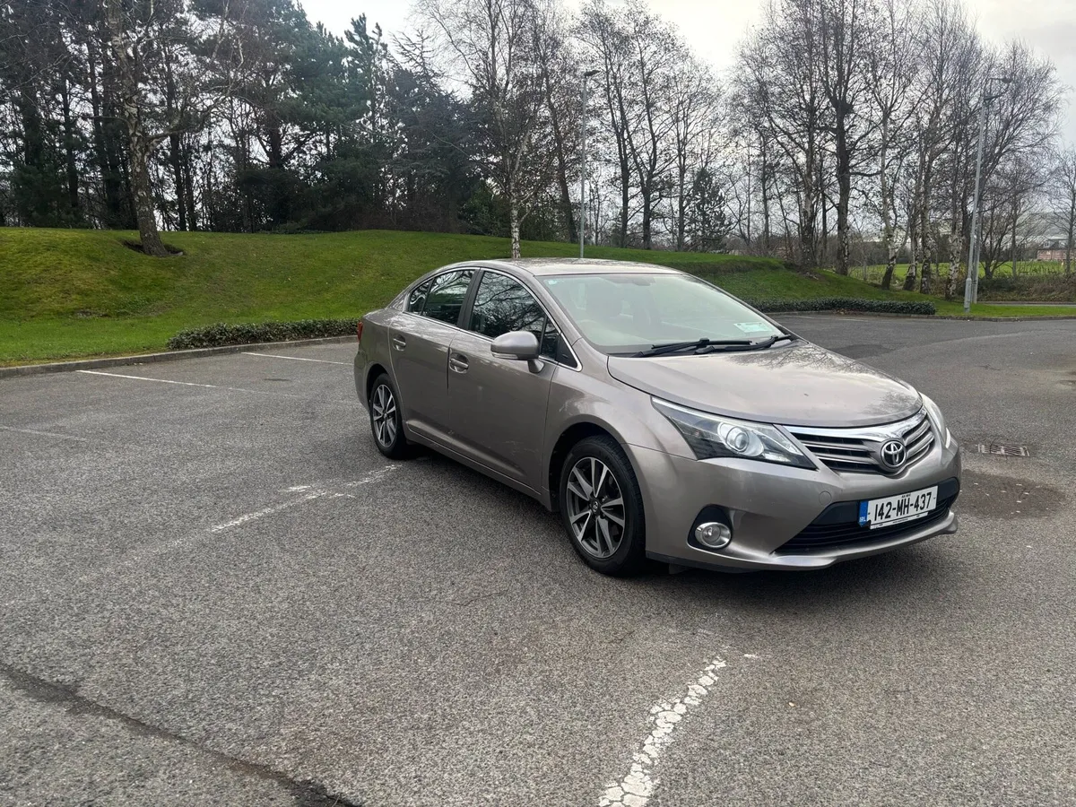 2014 Toyota Avensis with Full Service History - Image 3