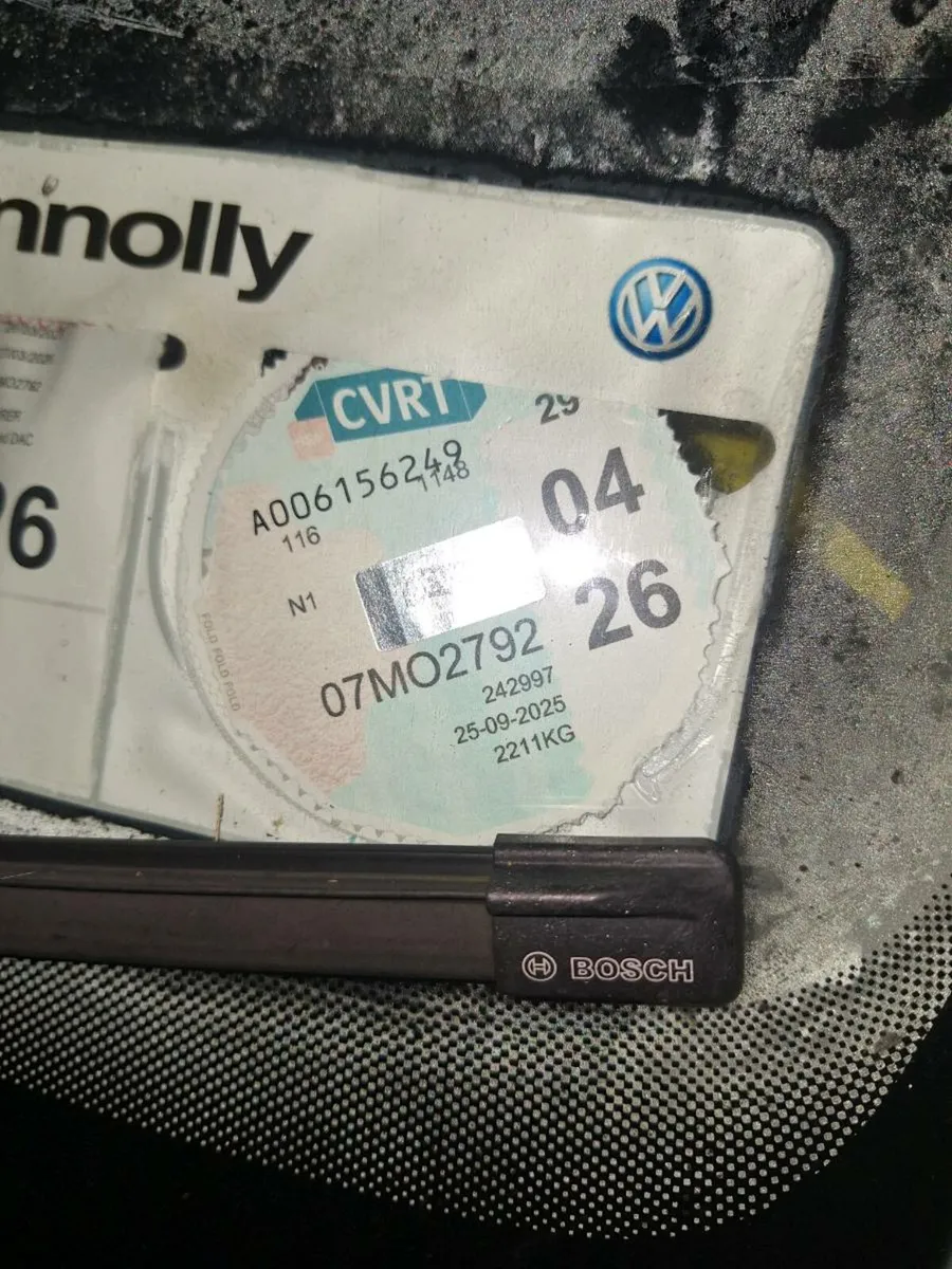 VW Caddy van - Image 4