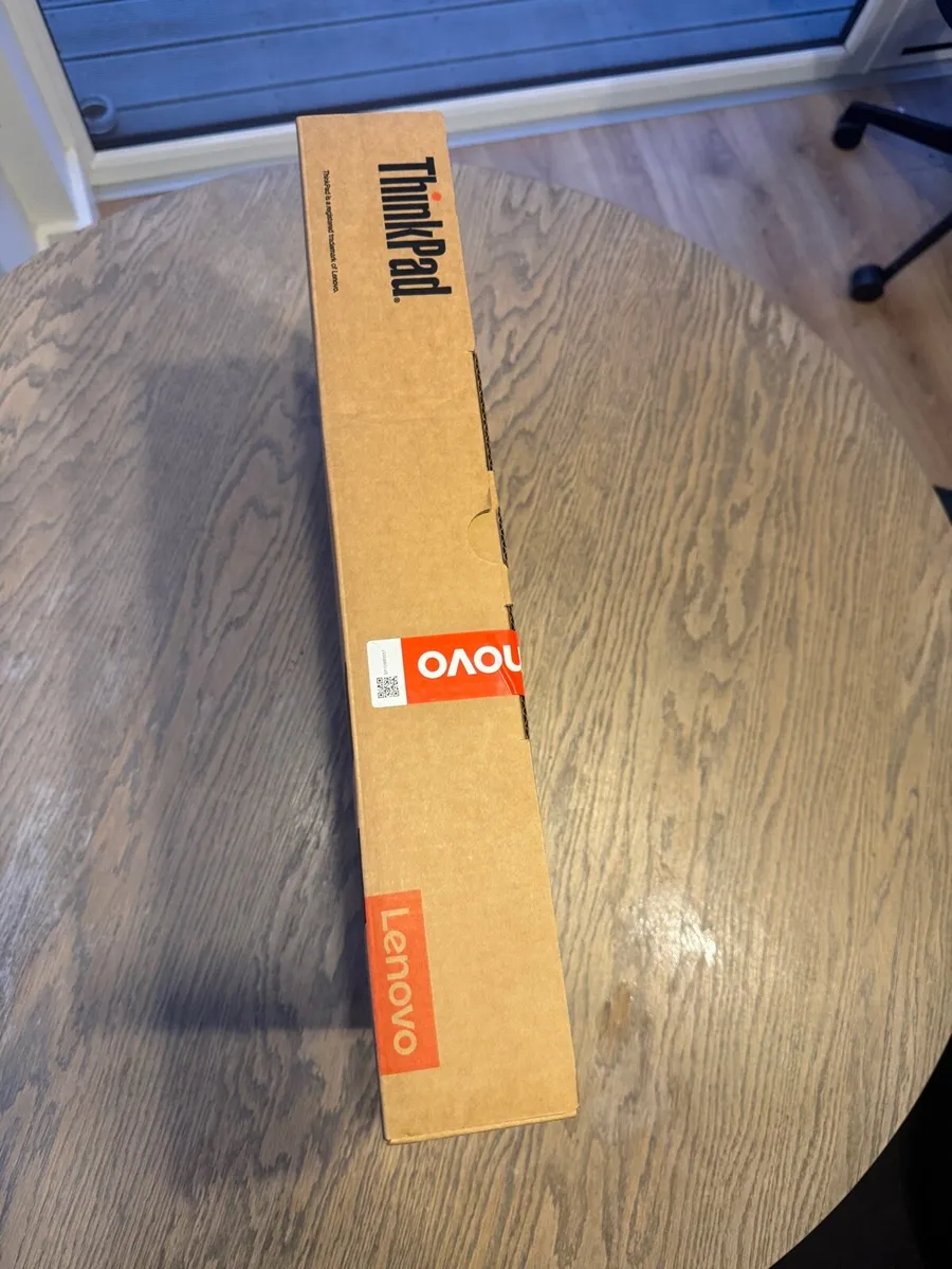LENOVO THINKPAD T15 G2 Brand new sealed - Image 2