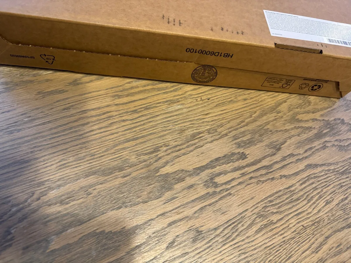 LENOVO THINKPAD T15 G2 Brand new sealed - Image 4