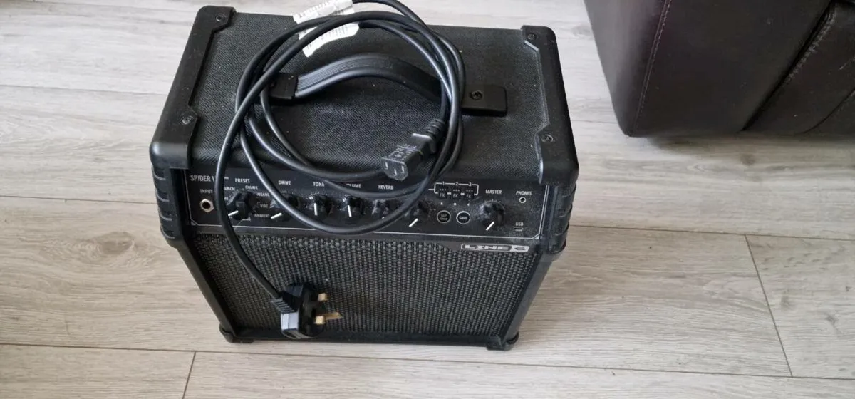 Line 6 Guitar Amp - Image 4