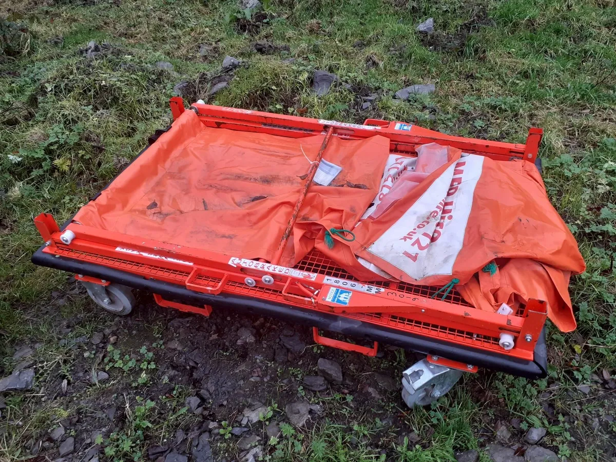 DUCT RACKS   X 3 - Image 1