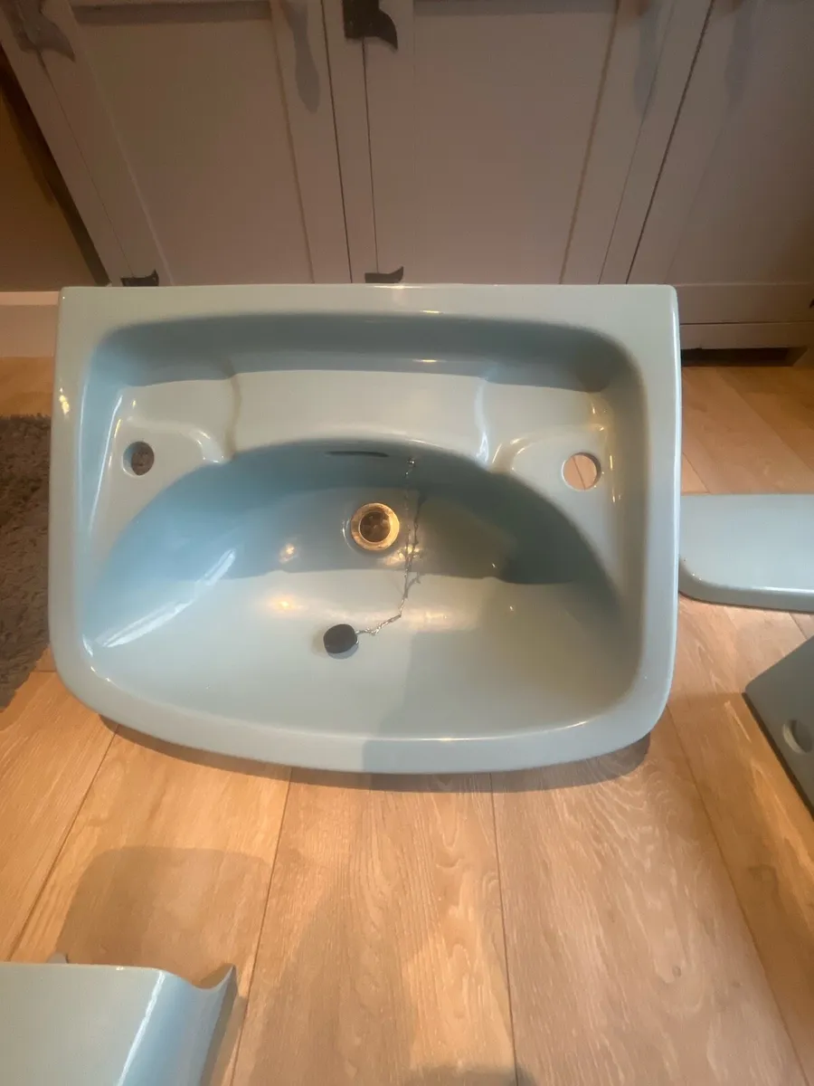 Vintage Shires Sky Blue toilet and pedastle sink - Image 1
