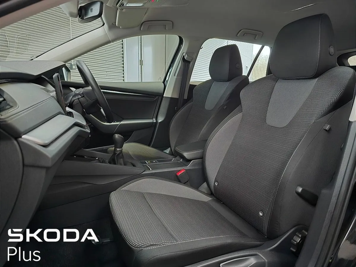 Skoda Octavia Selection 2.0TDI 115BHP - Image 4