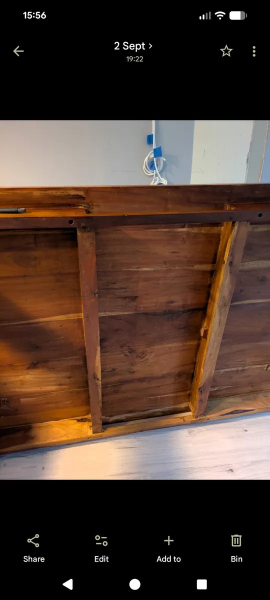 Solid Oak Dining Table. 6/10 seater. - Image 3