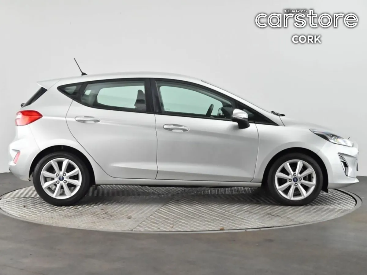 Ford Fiesta 1.1L Ti-VCT 70 PS Zetec - Image 2