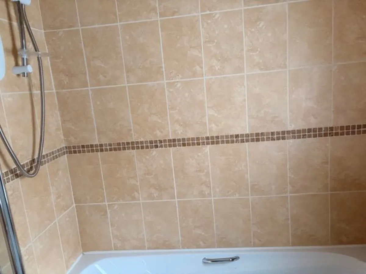 Bathroom suites for sale - Image 3